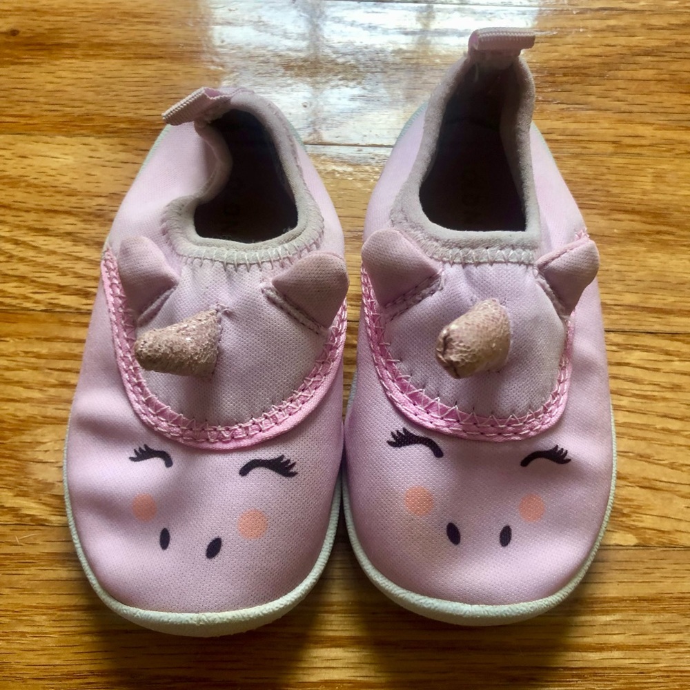 Old Navy Unicorn Water Shoes Size 5